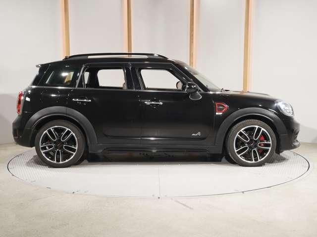 BMW MINI CROSSOVER