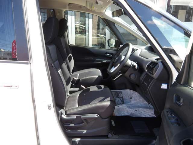 SERENA S-HYBRID 4WD