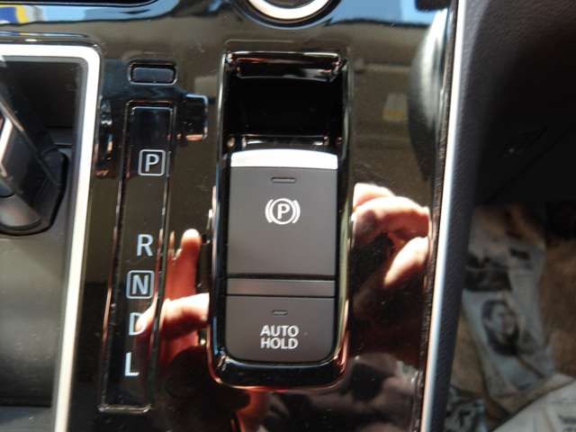 SERENA S-HYBRID 4WD