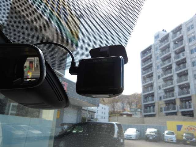 SERENA S-HYBRID 4WD