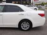 CROWN sedan hybrid