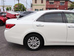 CROWN sedan hybrid
