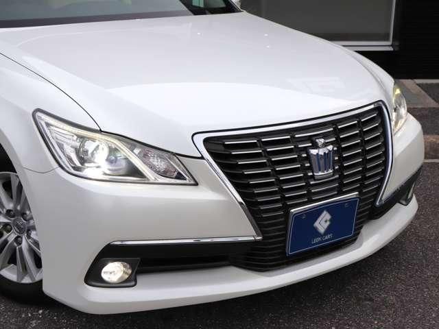 CROWN sedan hybrid
