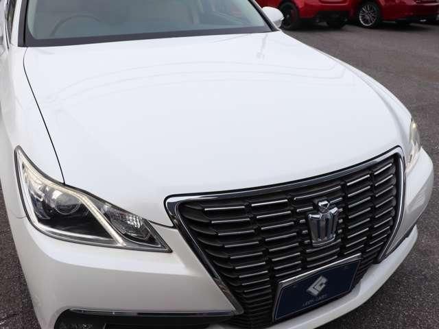 CROWN sedan hybrid