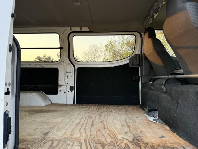 NV350 CARAVAN 4WD