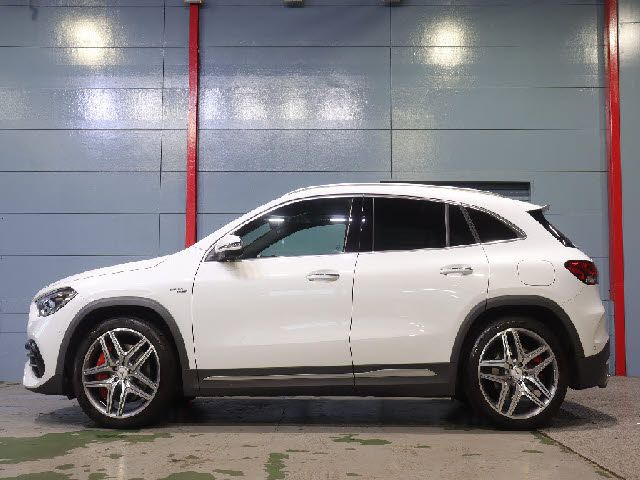 MERCEDES AMG GLA class