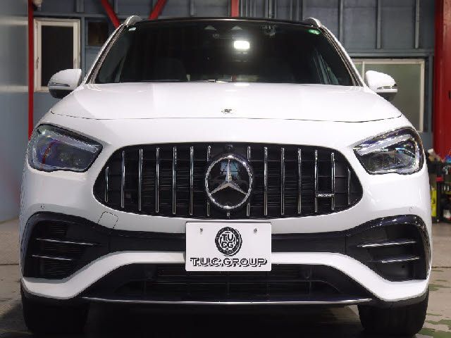 MERCEDES AMG GLA class