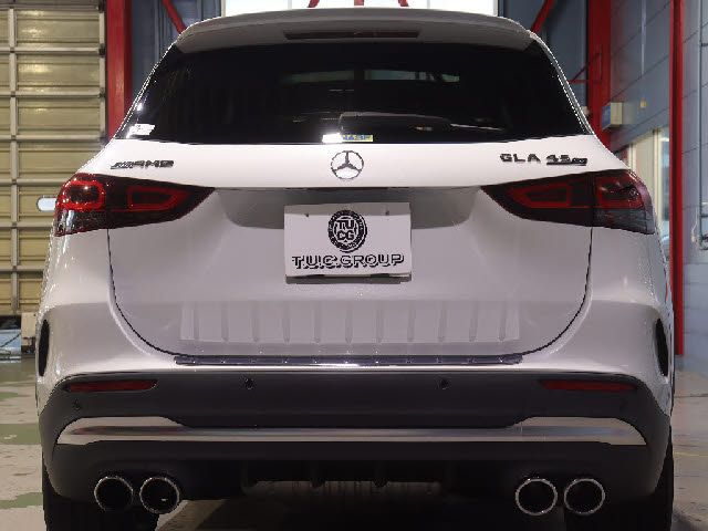MERCEDES AMG GLA class
