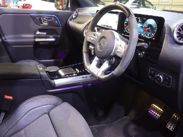 MERCEDES AMG GLA class