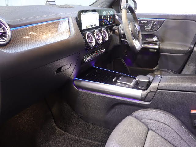 MERCEDES AMG GLA class