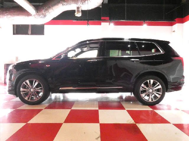 CADILLAC XT6