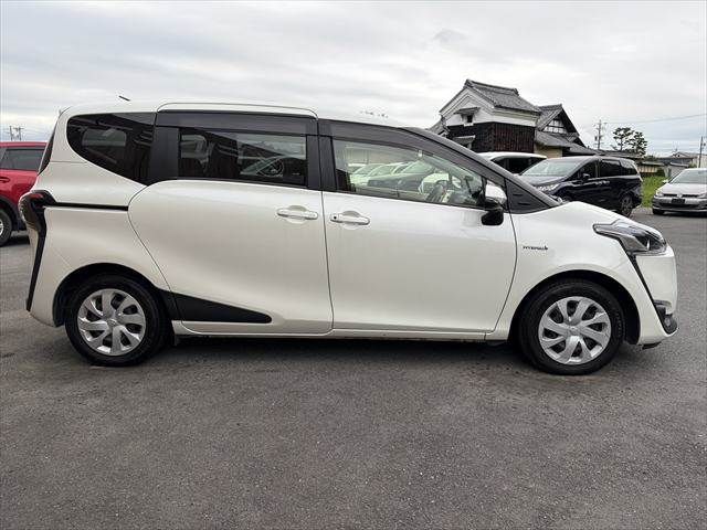 SIENTA HYBRID