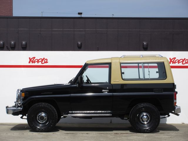 LANDCRUISER van