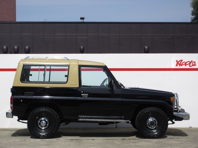 LANDCRUISER van