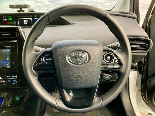 PRIUS 4WD