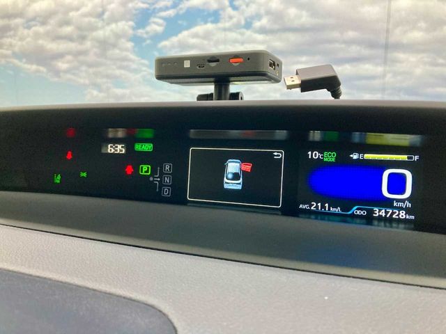 PRIUS 4WD