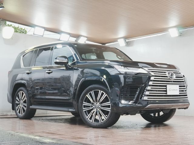 LEXUS LX600