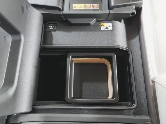 LEXUS LX600