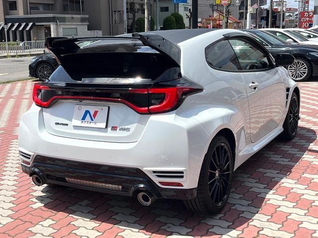 GR YARIS