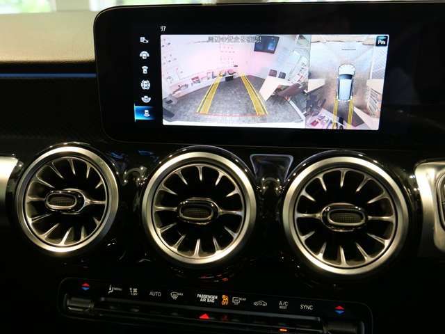 MERCEDES BENZ GLB