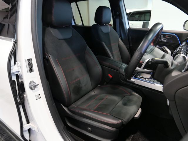 MERCEDES BENZ GLB