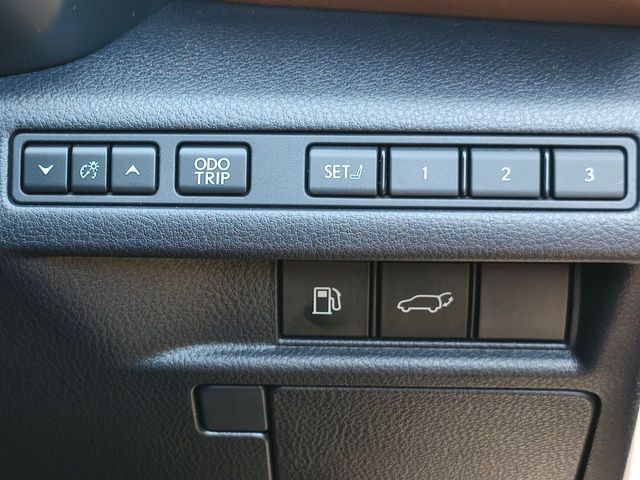 LEXUS LBX