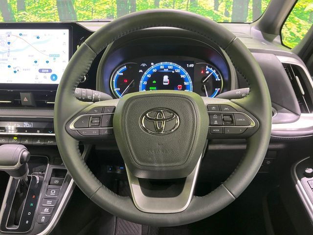 VOXY HYBRID