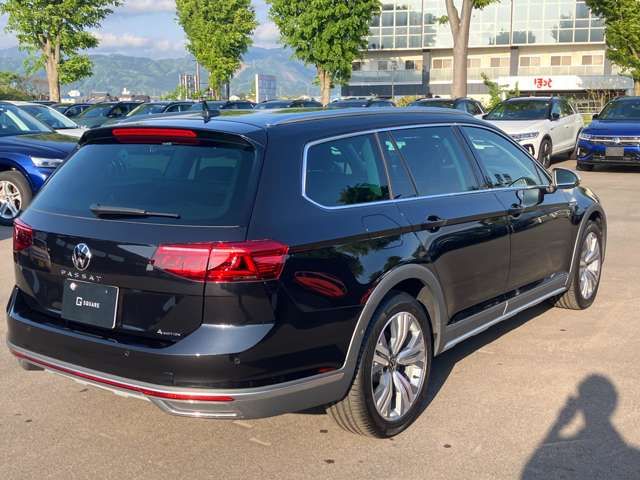VOLKSWAGEN PASSAT Alltrack