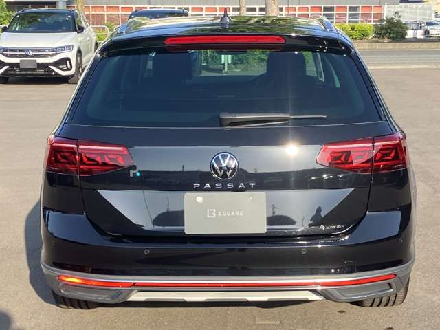 VOLKSWAGEN PASSAT Alltrack
