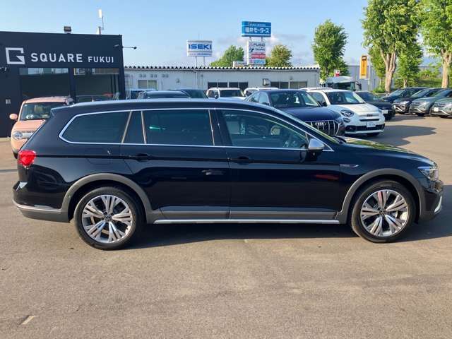VOLKSWAGEN PASSAT Alltrack