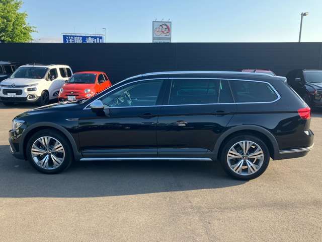 VOLKSWAGEN PASSAT Alltrack