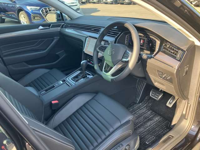 VOLKSWAGEN PASSAT Alltrack