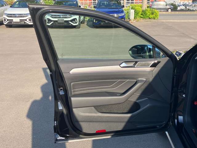 VOLKSWAGEN PASSAT Alltrack