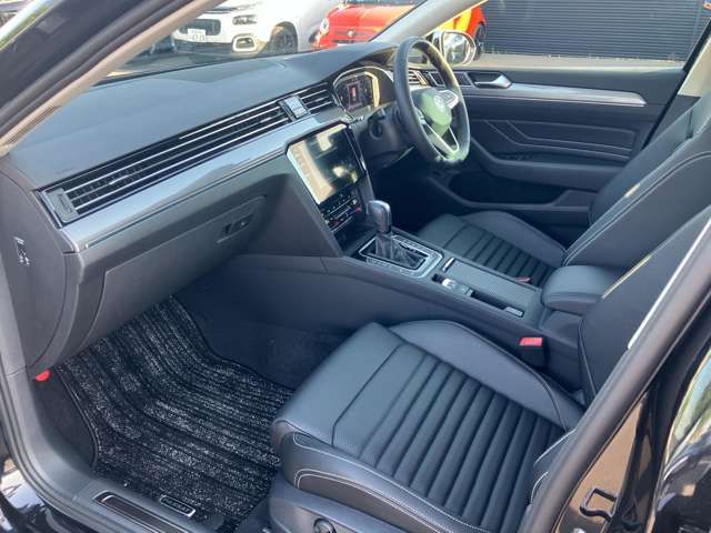 VOLKSWAGEN PASSAT Alltrack