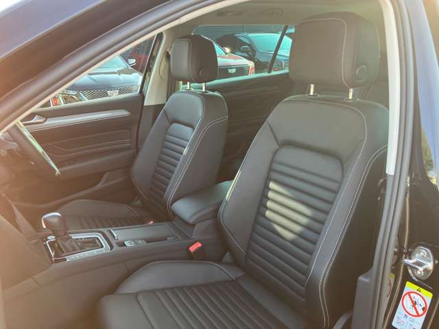 VOLKSWAGEN PASSAT Alltrack