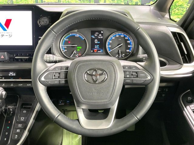 VOXY HYBRID