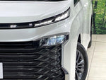 VOXY HYBRID