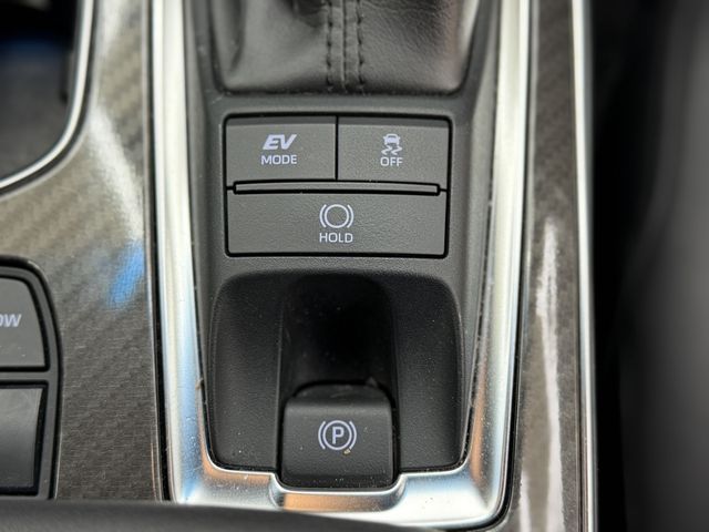 CROWN sedan hybrid