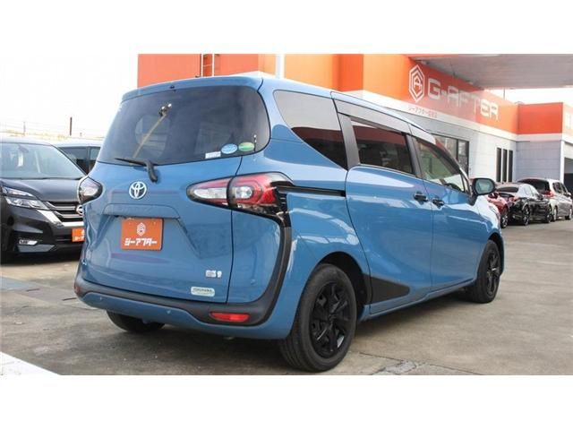 SIENTA HYBRID