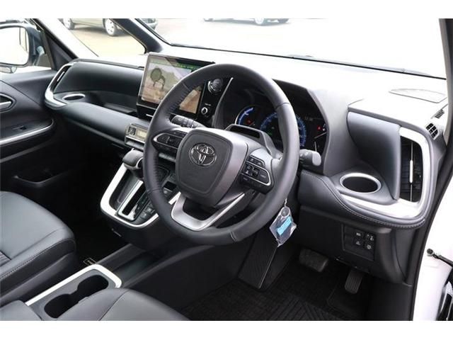 NOAH HYBRID 4WD