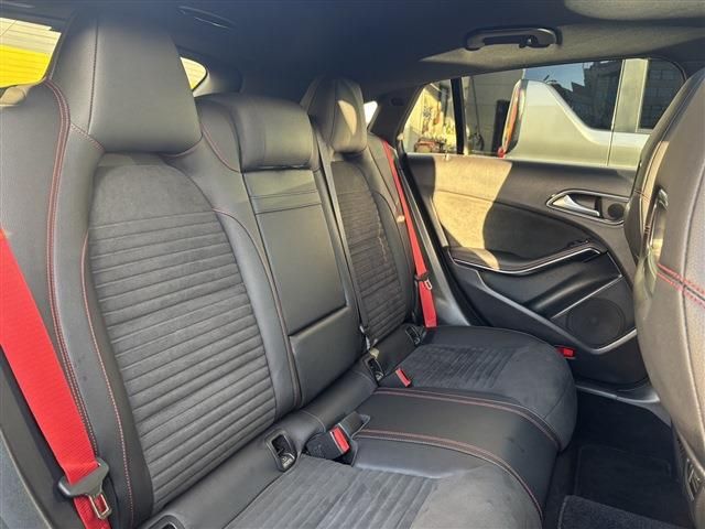 MERCEDES BENZ CLA Shooting Brake