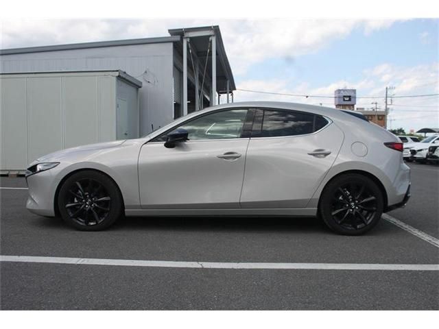 MAZDA3 FASTBACK