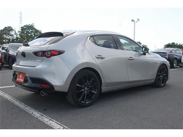 MAZDA3 FASTBACK