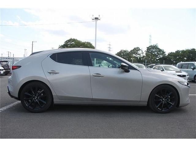MAZDA3 FASTBACK