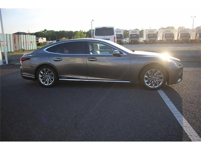 LEXUS LS500h