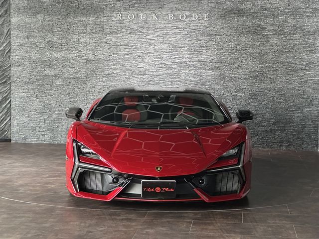 LAMBORGHINI Revuelto