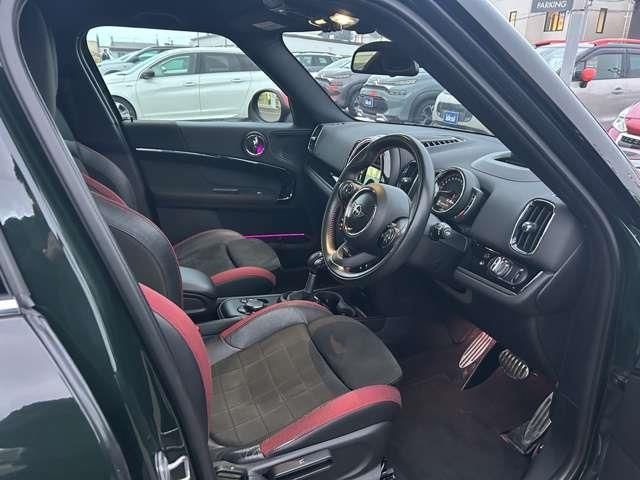 BMW MINI CROSSOVER