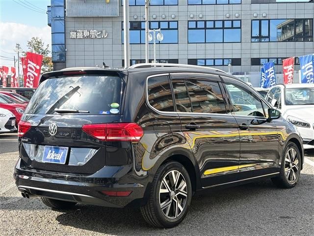 VOLKSWAGEN GOLF TOURAN