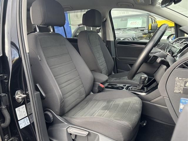 VOLKSWAGEN GOLF TOURAN