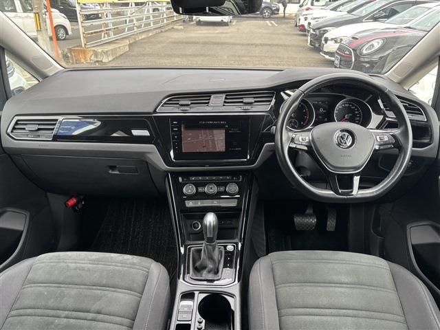 VOLKSWAGEN GOLF TOURAN
